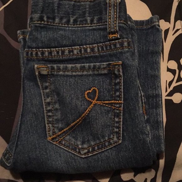 Kids size 6 children’s place🙆♀️🙆♀️ - Picture 1 of 2